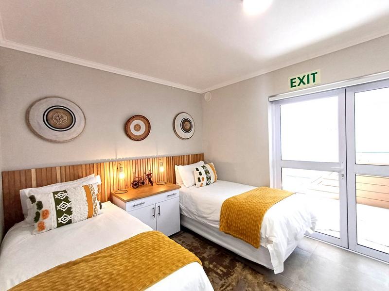 5 Bedroom Property for Sale in Pearl Bay Western Cape